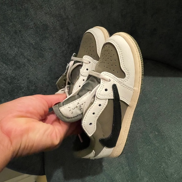 Travis Scott Nike Dunks - Picture 3 of 7